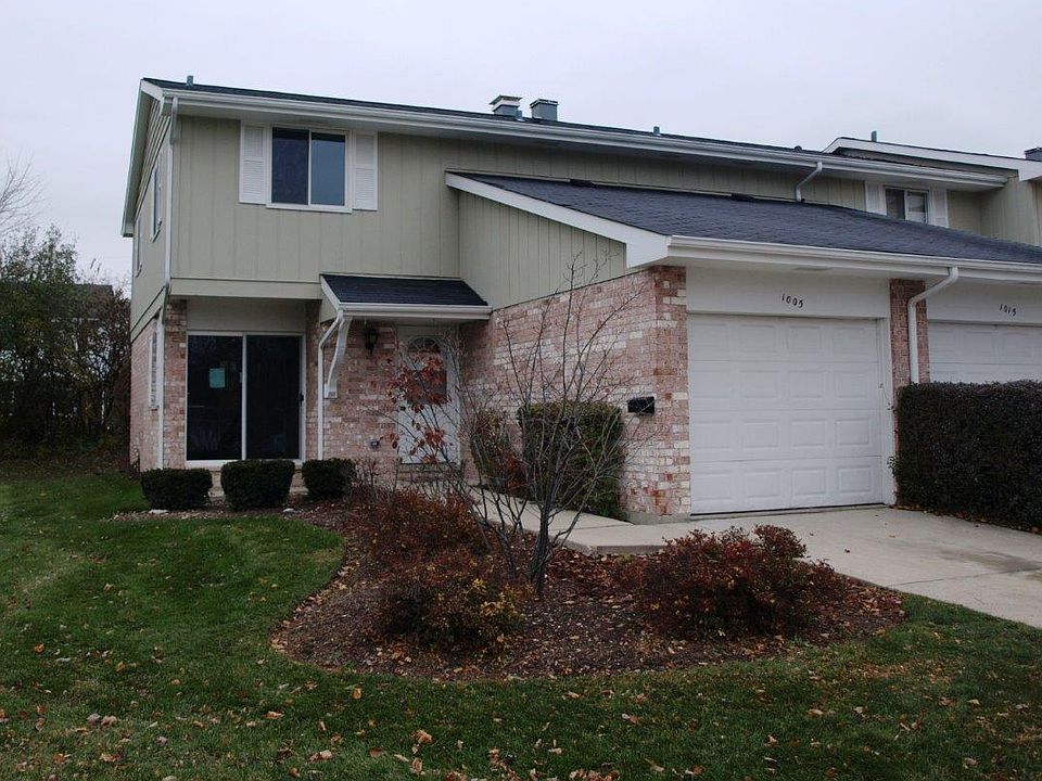 corner unit w/lg side yard