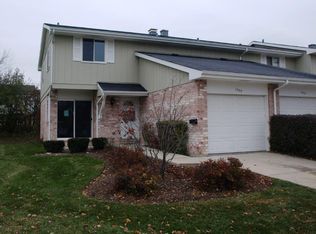 1005 Heathrow Ct, Wheaton, IL 60189