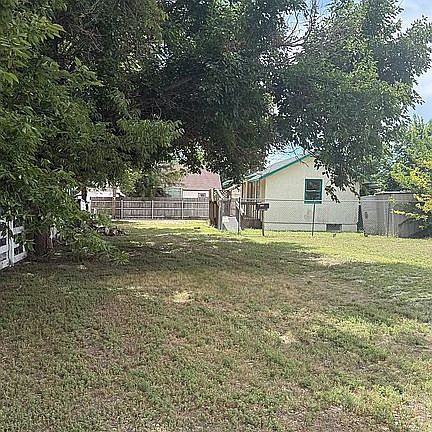 2nd image of 708 W 5th St