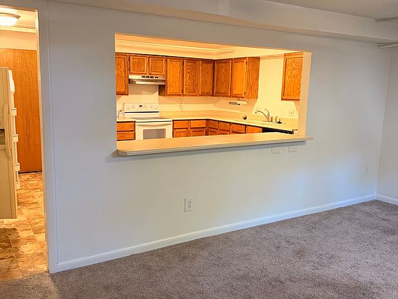 5th image of 3327 E Locust St