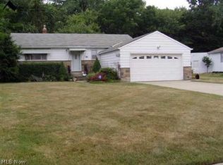 5271 Thornbury Rd, Cleveland, OH