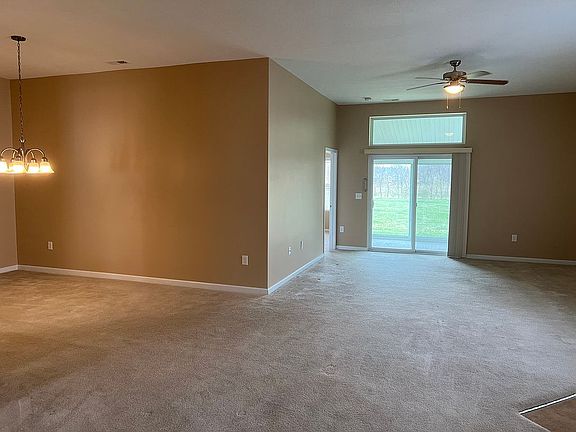 2nd image of 1531 Quarter Horse Cir