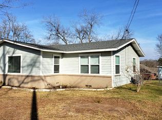 520 Francis St, Frankston, TX 75763