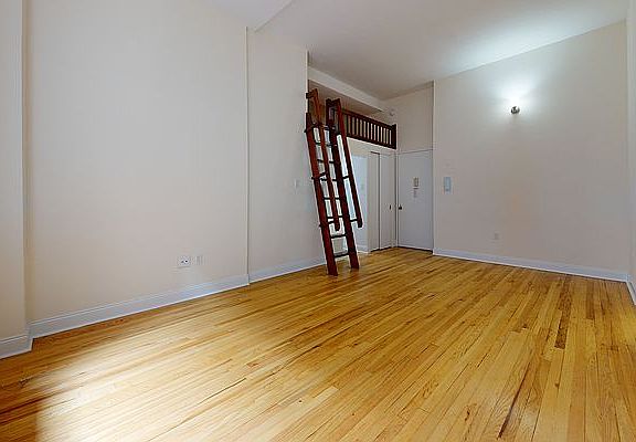 5th image of 1 Astor Pl APT 5L