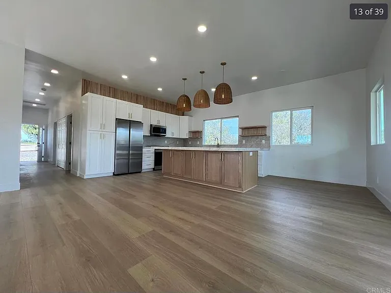 1533 Avohill Dr — Photo 5