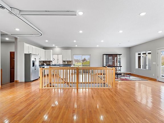4th image of 18863 Englewood Cir