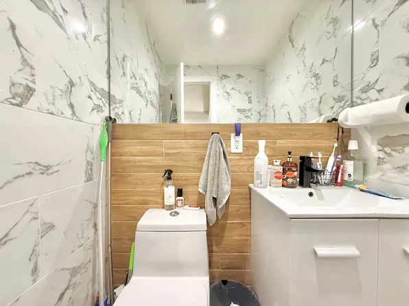 83 Starr Street image 9 of 10