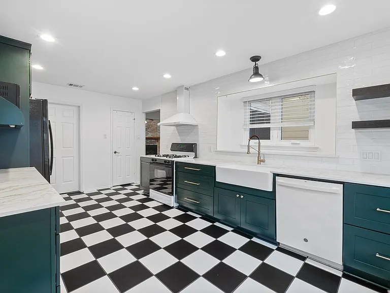 15905 De Peer Ave — Photo 12