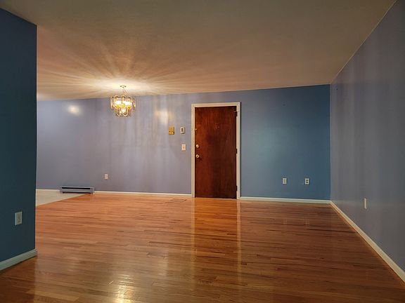 4th image of 39 Pleasant St Unit B21