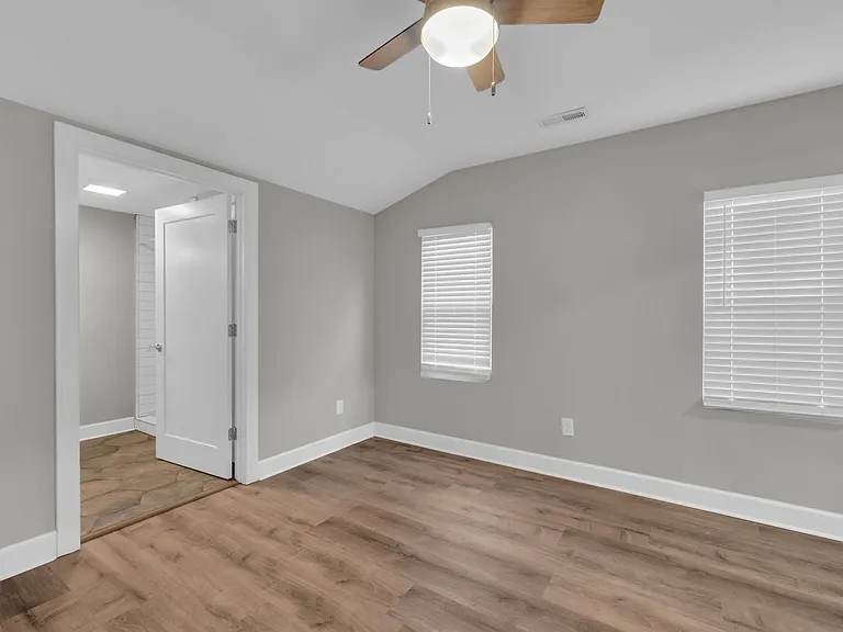 3418 Sleepy Hollow Rd — Photo 10