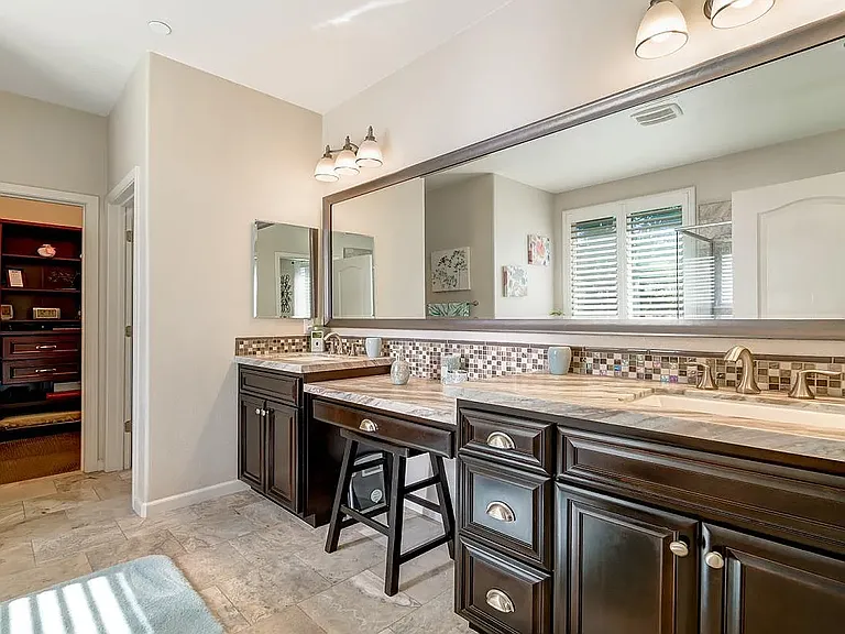 15840 Piazza Way — Photo 15