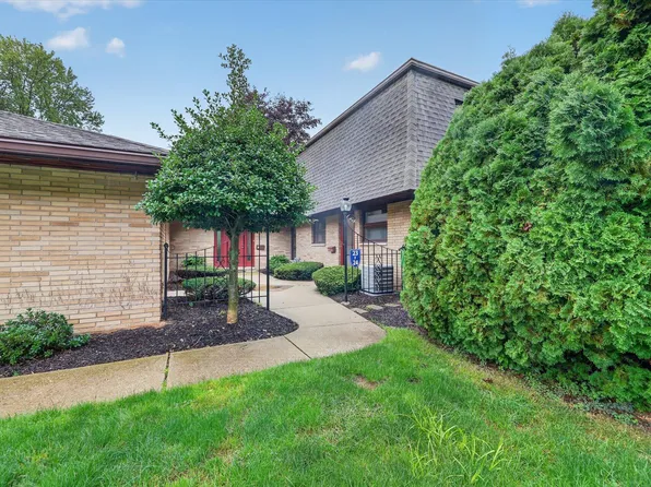 2727 S Lakeshore Dr APT F-23, Saint Joseph, MI 49085