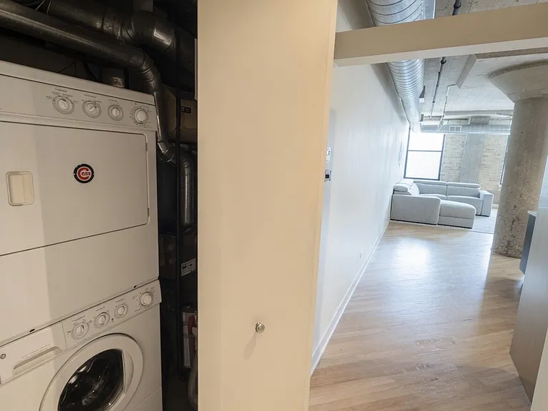 411 W Ontario St #527 — Photo 5