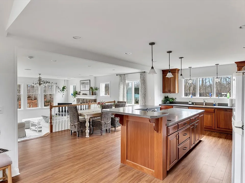 16 Lexington Rd