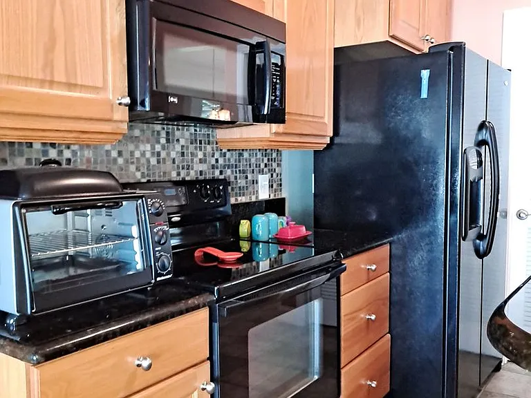 3208 Royal Palm Dr — Photo 12