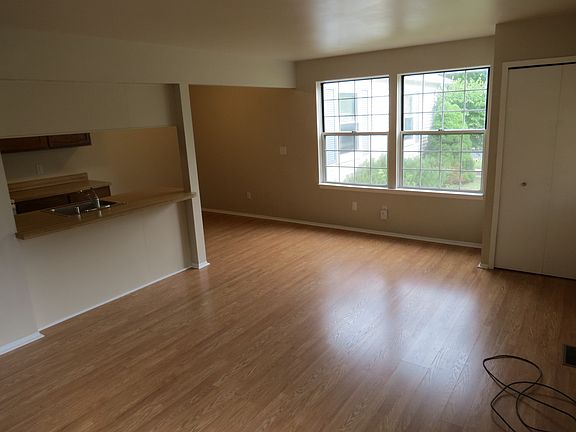 5th image of 1483 Harbor Dr #109