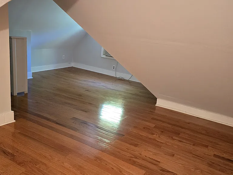 542 Doremus Ave #1 — Photo 14