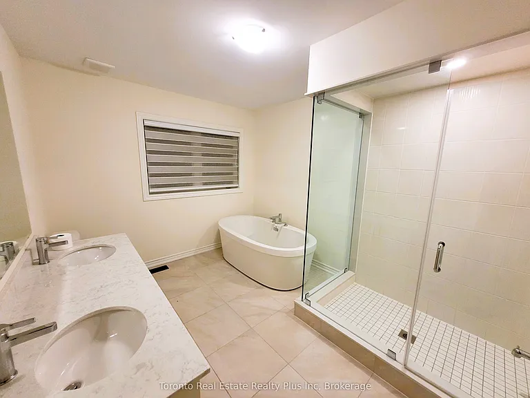 4 Bruce Welch Ave — Photo 18