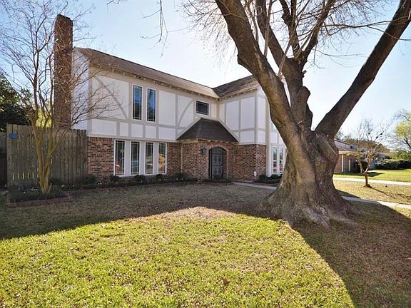 3rd image of 10719 Braes Forest Dr