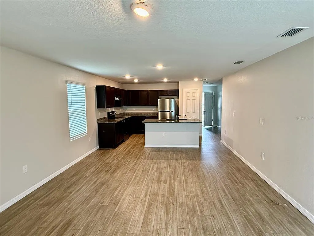 4 bed, 2.0 bath, 1515 sqft, $1,995 — Photo 3