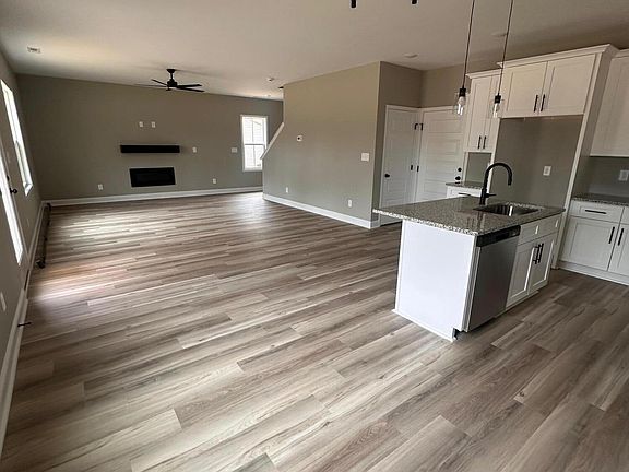 4th image of 151 Merle Road