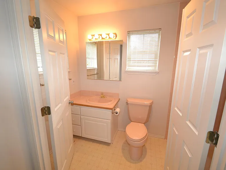 9818 NE 130th Pl — Photo 10