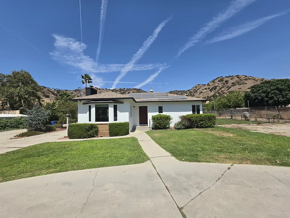 9805 La Tuna Canyon Rd