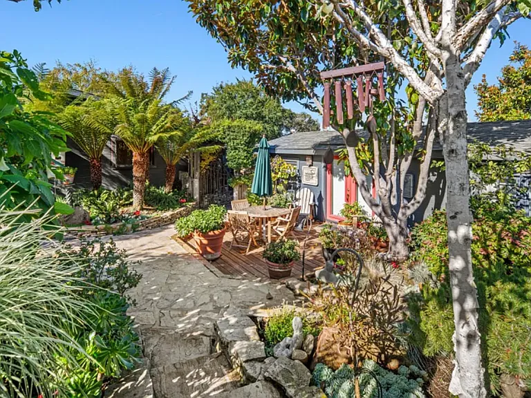 1497 Highland Pl — Photo 2