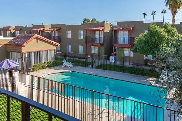 Terra Villa Apartments — Photo 18