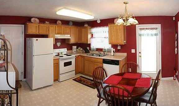 3rd image of 209 Macintosh Dr