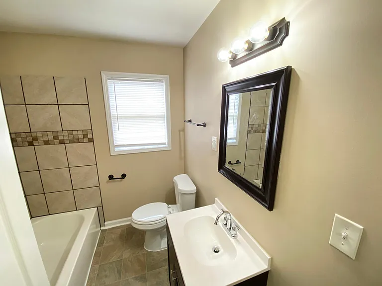 1063 Springdale St — Photo 5