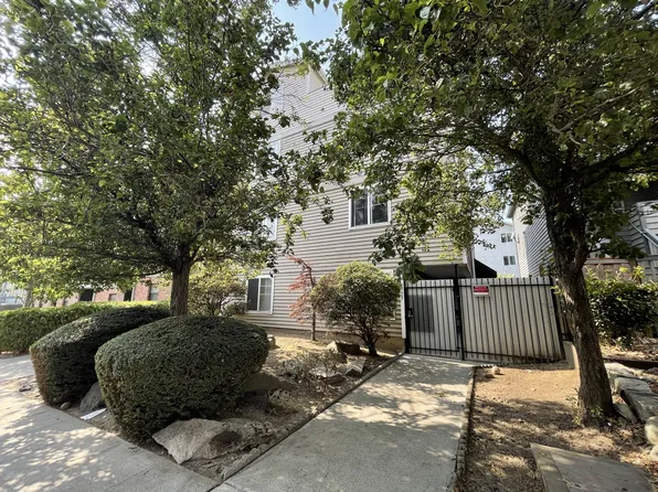 4337 9th Ave NE #A, Seattle, WA 98105