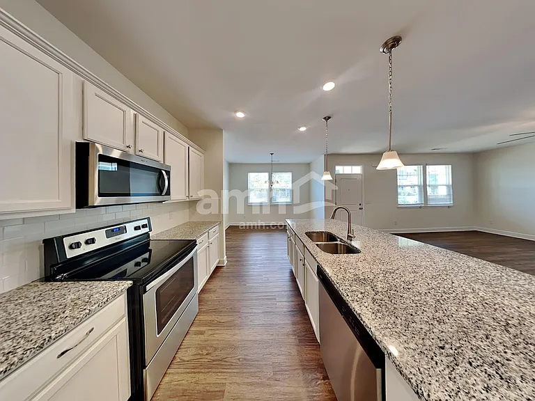 5083 Trailwater Dr — Photo 4