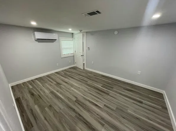 1322 Avenue L #6, Galveston, TX 77550