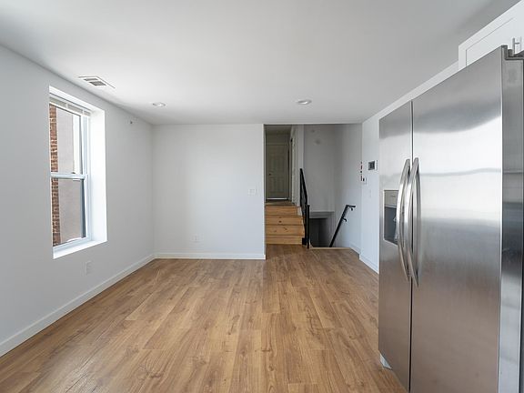 4th image of 2162 E York St #D