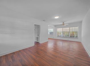 950 NE 111th St #952, Miami, FL 33161