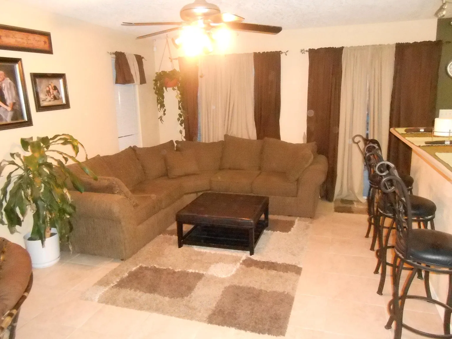 3 bed, 2.5 bath, 1875 sqft, $2,200 — Photo 1
