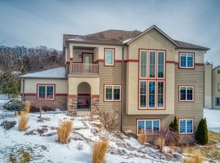 W342N6530 Timberline Rd, Oconomowoc, WI 53066