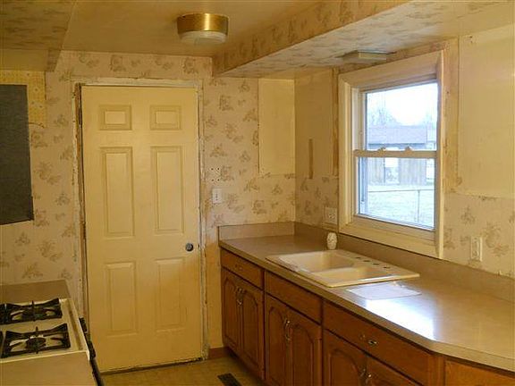 5th image of 56716 Spruce Ln