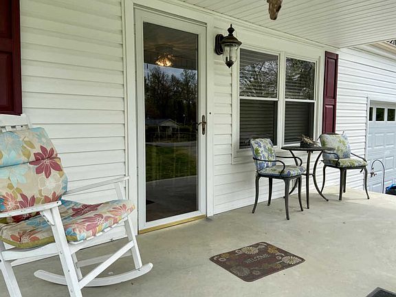 3rd image of 134 Sycamore Dr