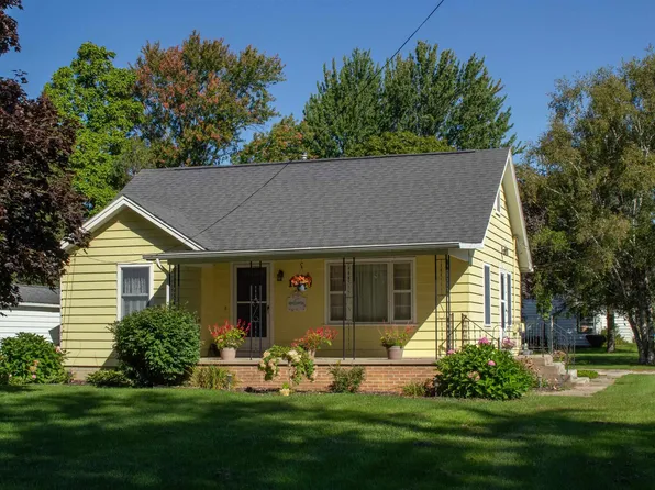 151 E Cottage Ave, Shepherd, MI 48883