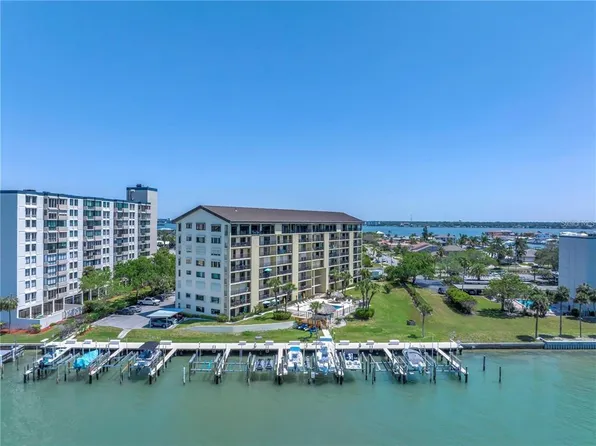 650 Island Way APT 204, Clearwater, FL 33767