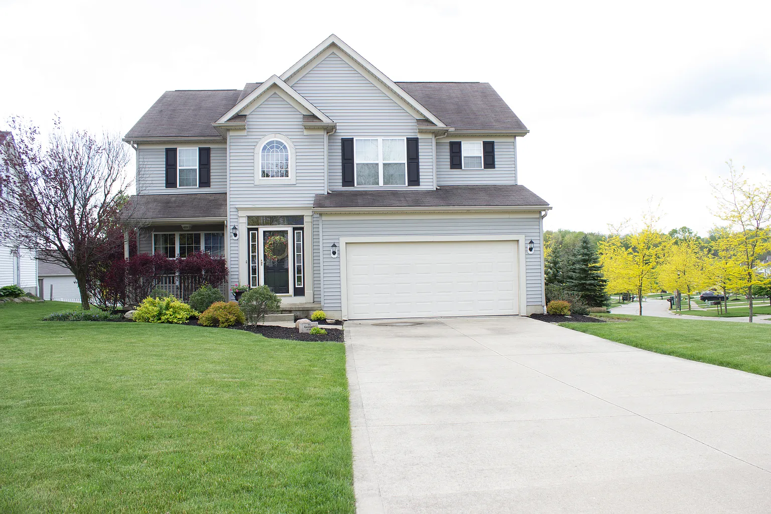 1444 Saxon Cir photo 1