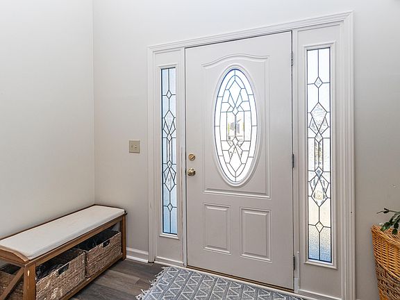 3rd image of 208 Abbeywood Dr