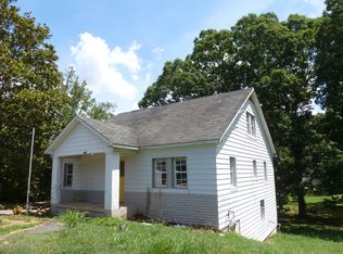 6300 Woodmont Dr, Tuscumbia, AL 35674
