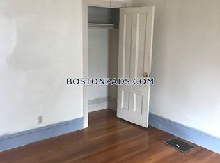 95 Crescent St APT 2, Waltham, MA 02453