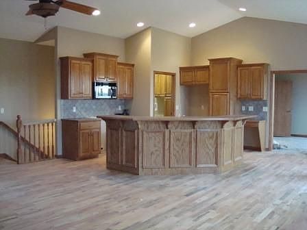 5th image of 1059 Applewood Dr