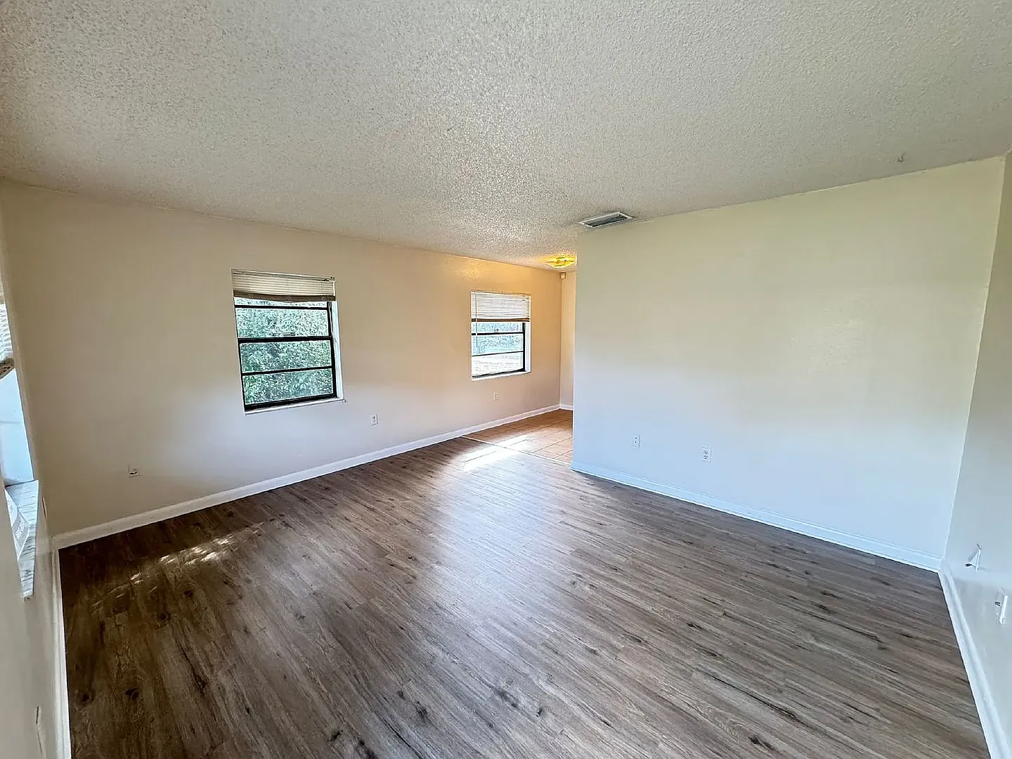 Central Lakeland Rental — Photo 1