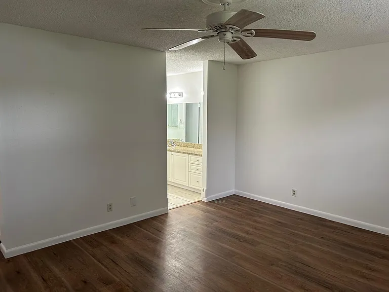 3300 Spanish Moss Ter — Photo 22