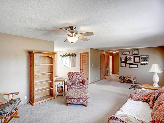 5th image of 4895 New Haven Dr #1